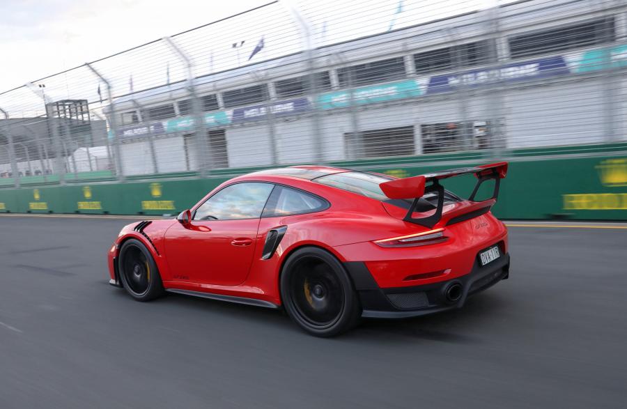  Porsche 911 GT2 RS (991) 2018 года  (AU) (фото 12 из 38)